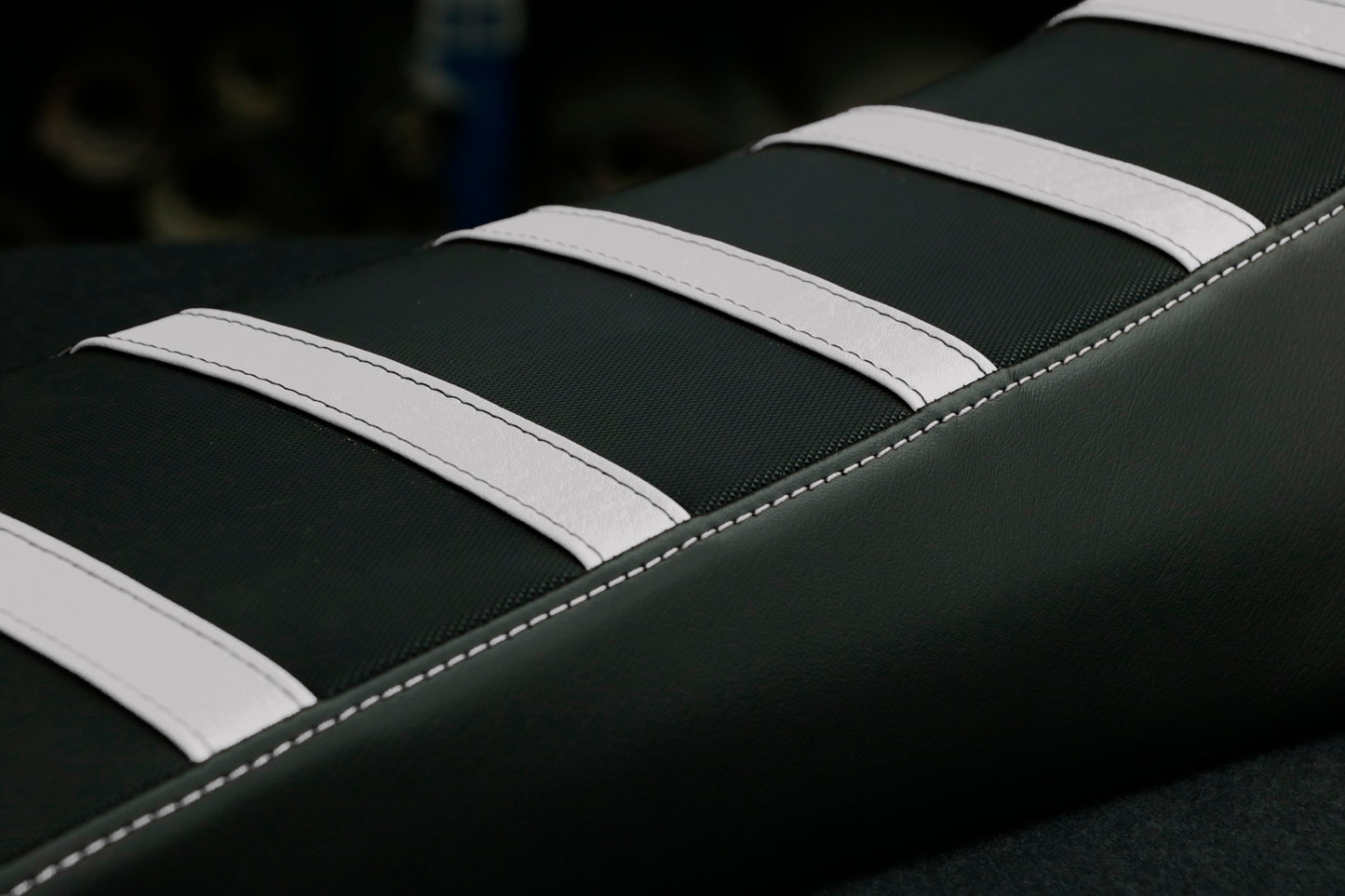 Jor Seat Full Stripes (White)
