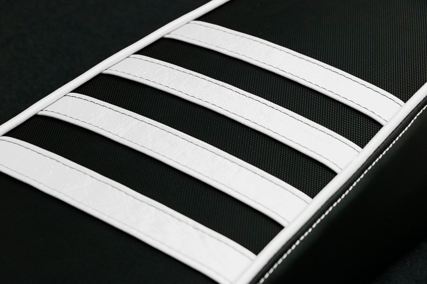 Jor Seat S&T (White)