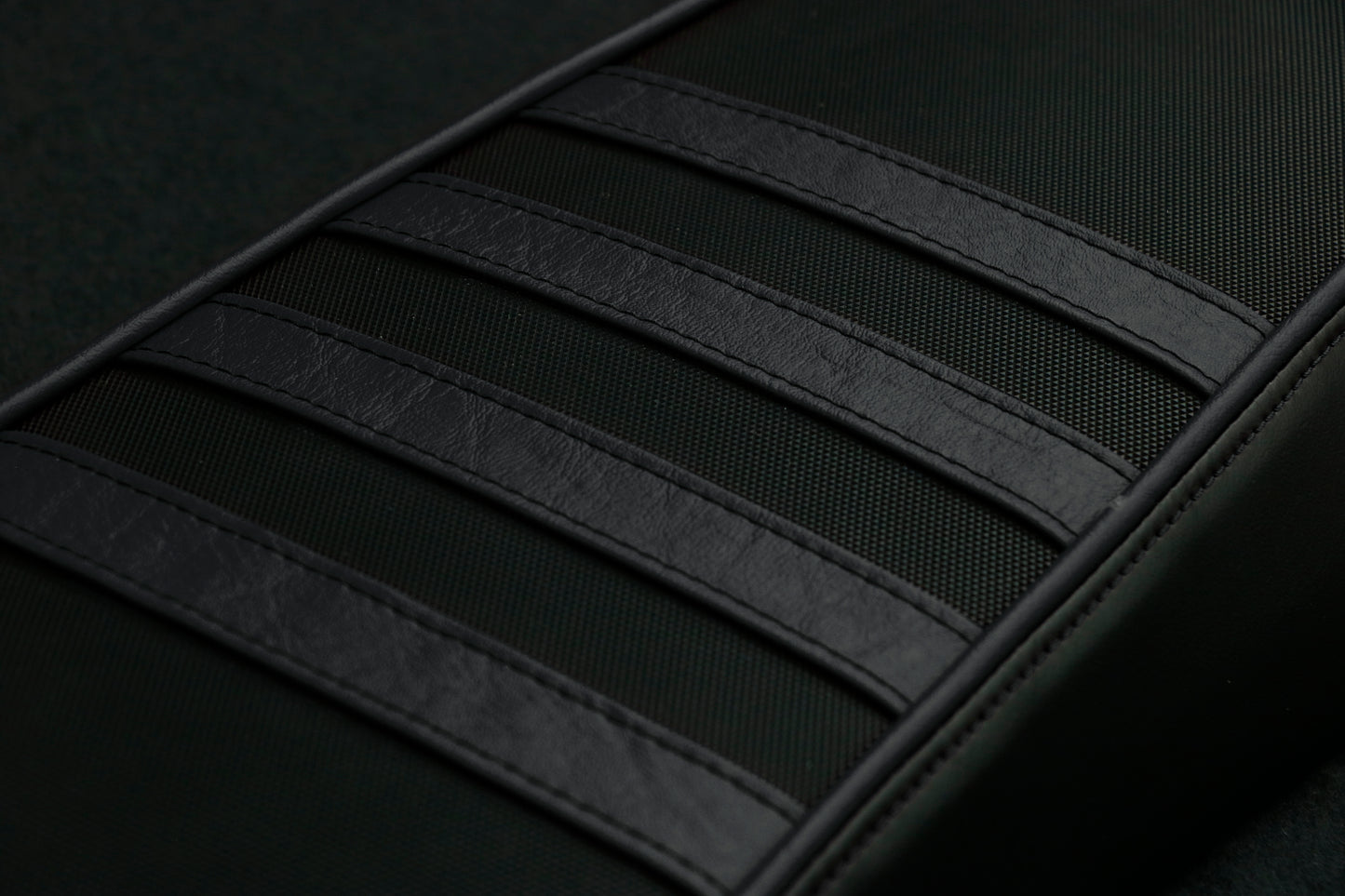 Jor Seat S&T (Black)