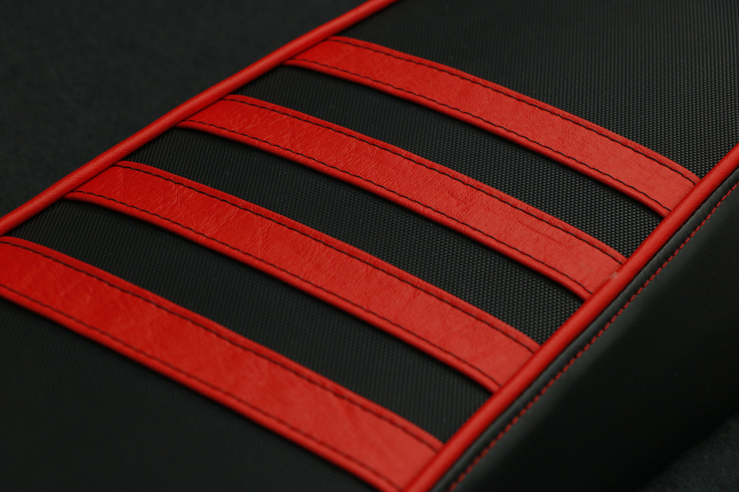 Jor Seat S&T (Red)